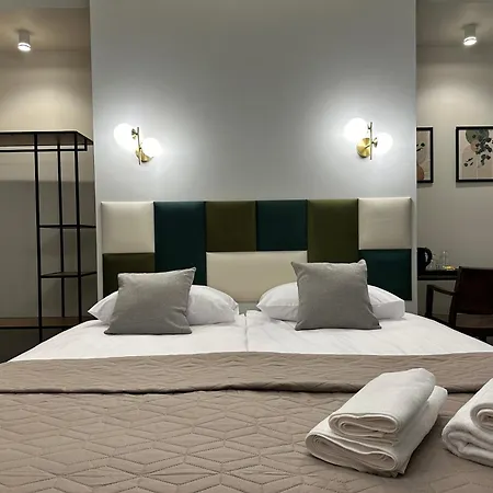 Expo 4* بوزنان